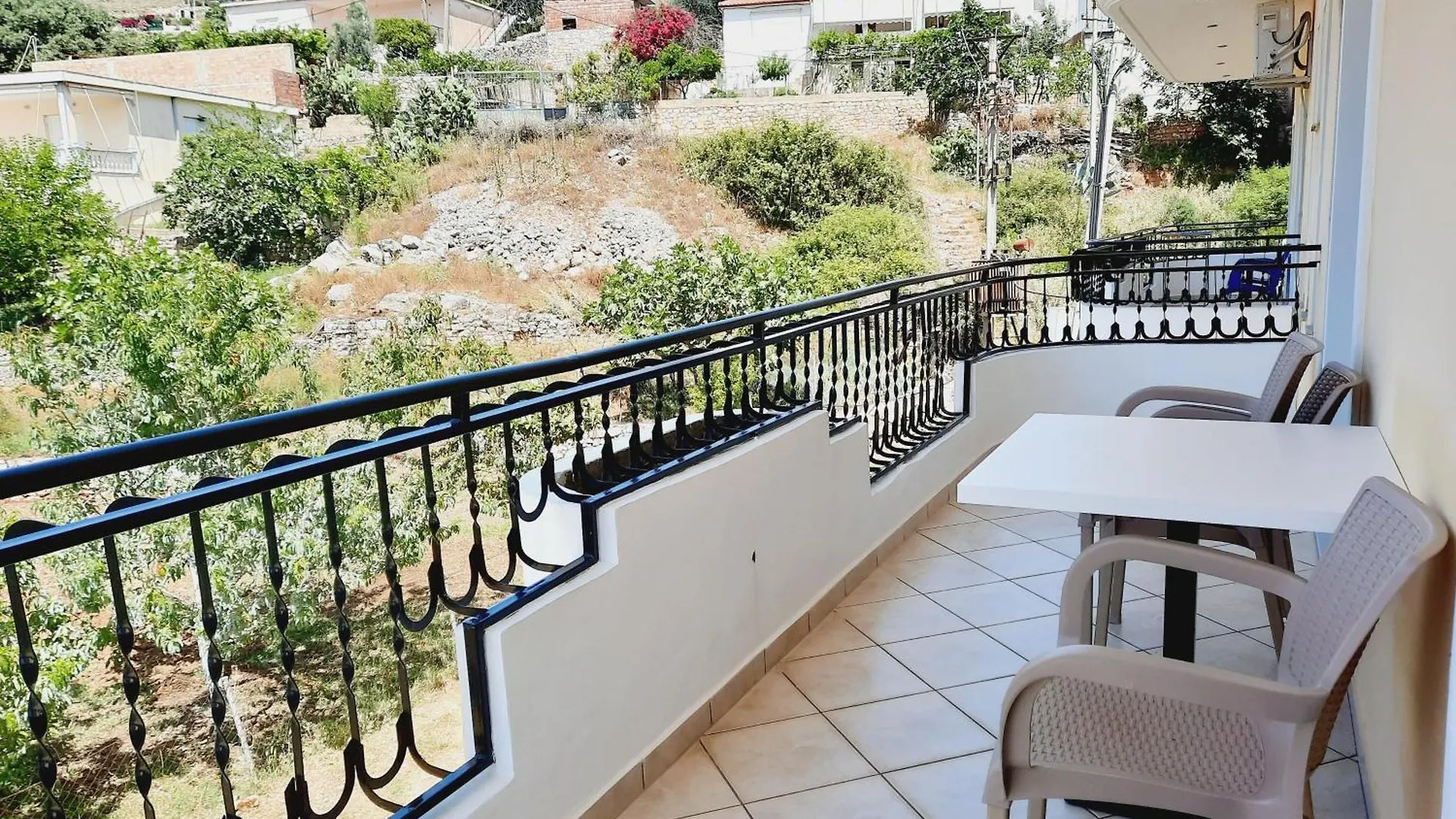 Amarildo Hotel Himare